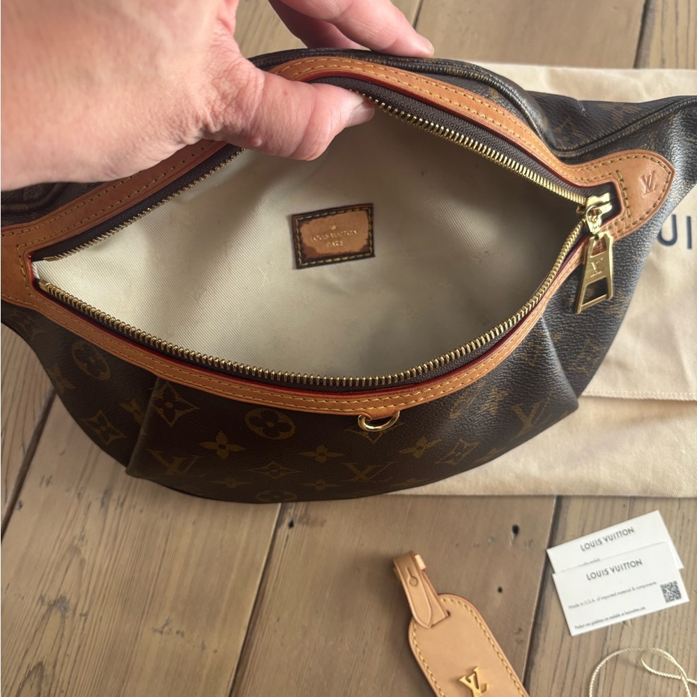 Louis Vuitton High Rise Bum Bag, no strap - Picture 10 of 11